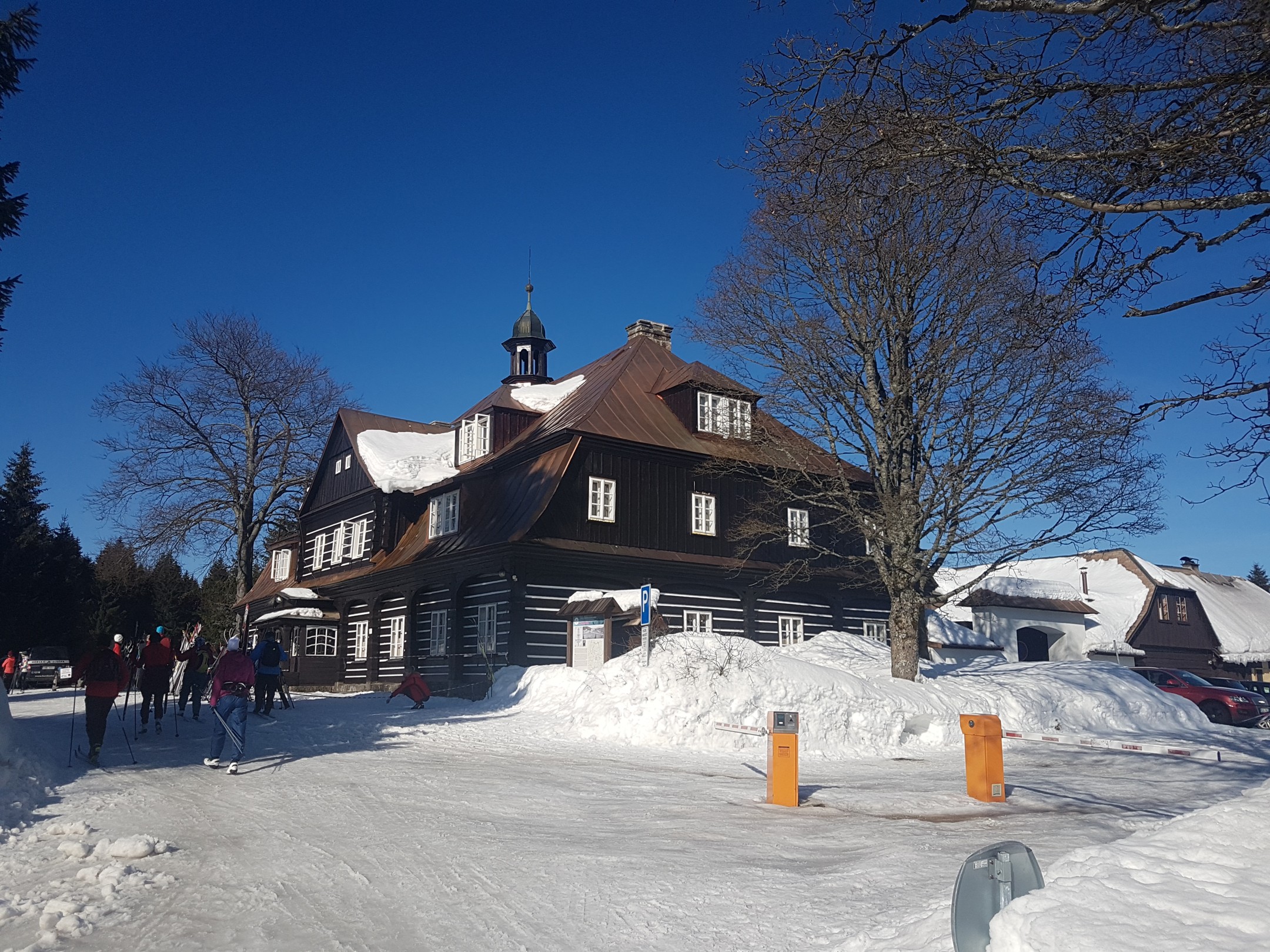 Nová louka a Šámalova chata v zimě